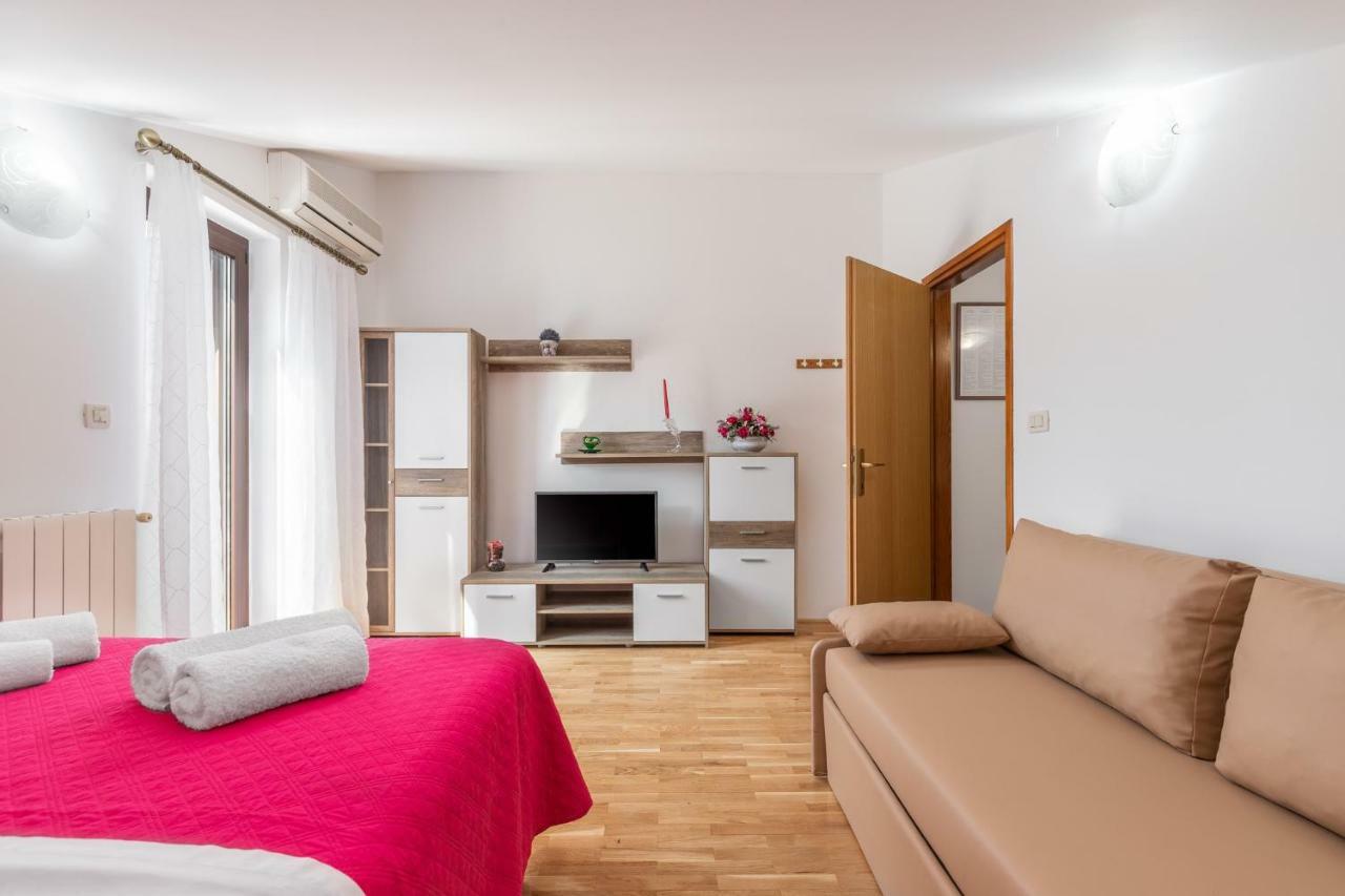 Apartments Prekalj Пореч Екстериор снимка