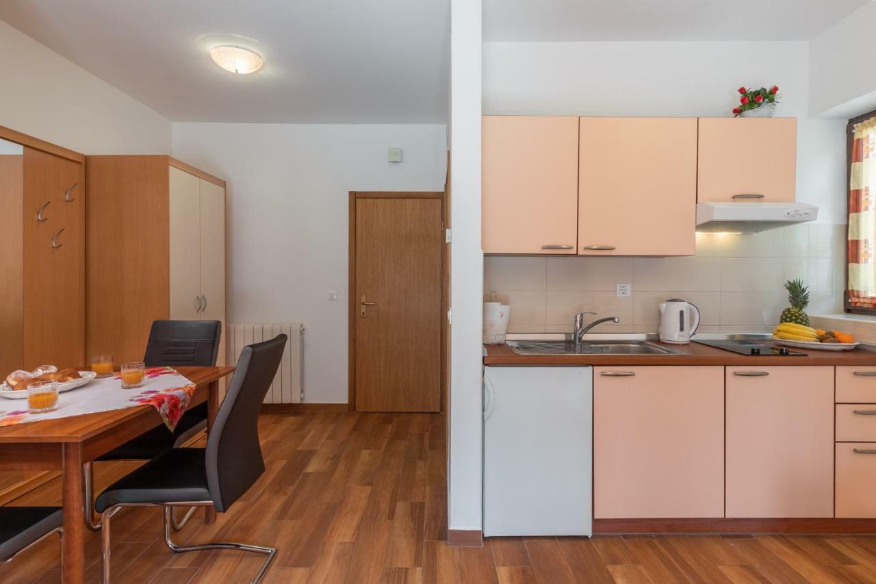 Apartments Prekalj Пореч Екстериор снимка