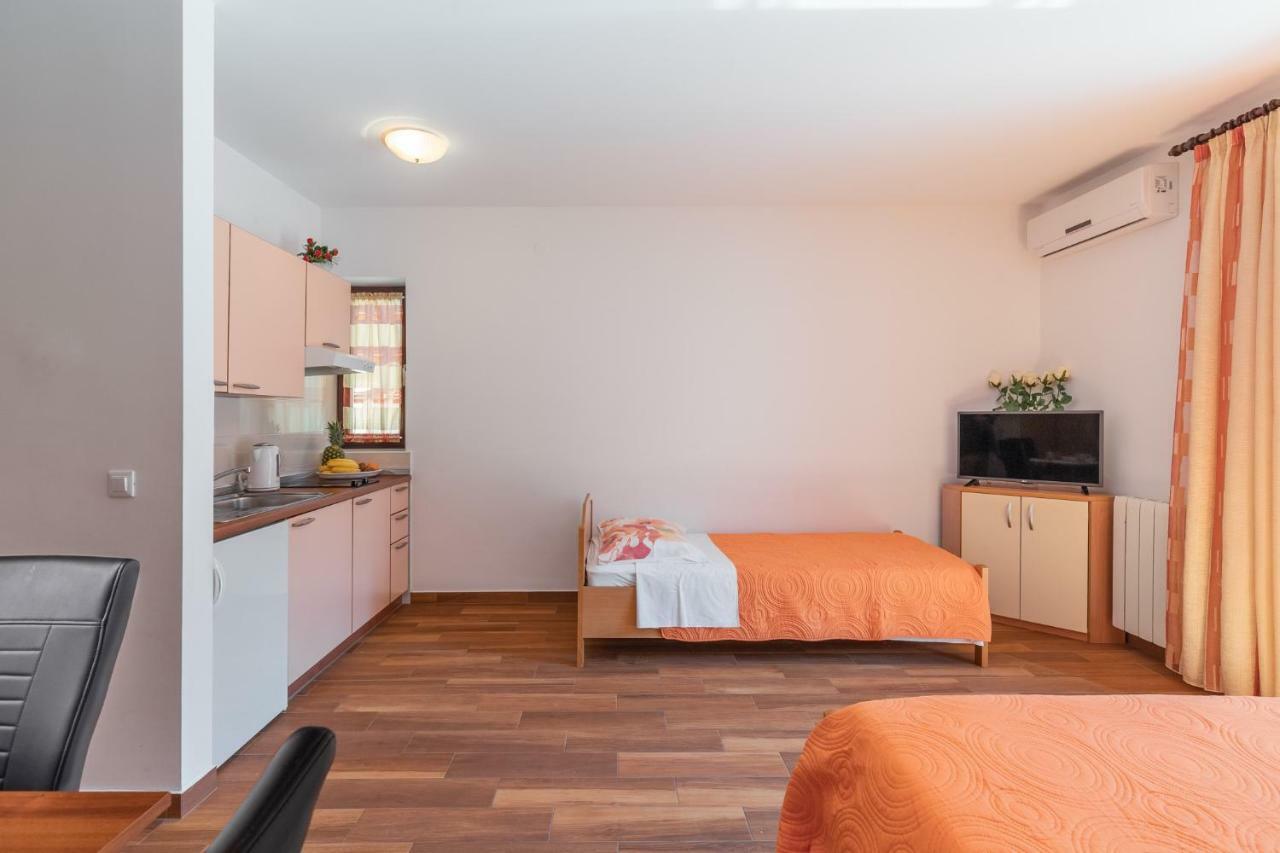 Apartments Prekalj Пореч Екстериор снимка