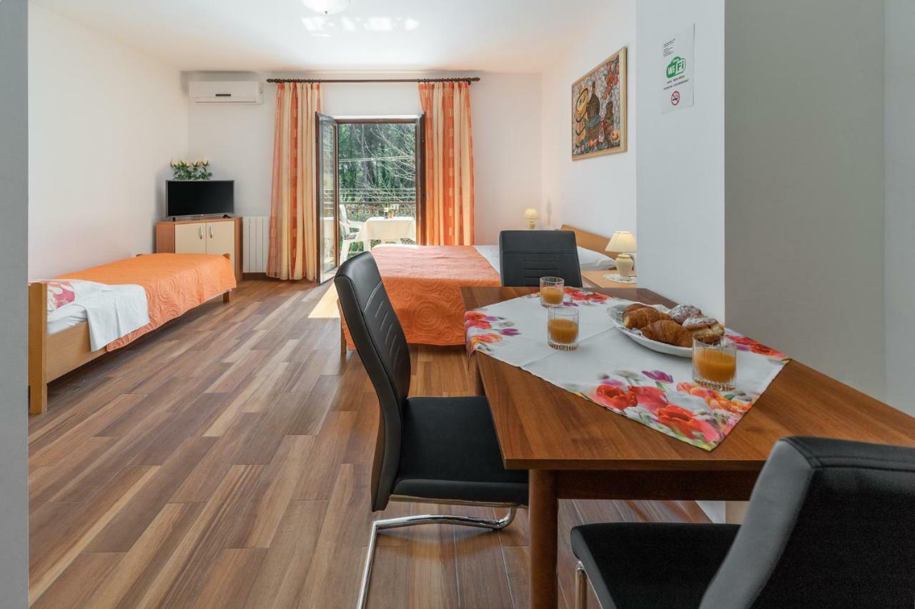 Apartments Prekalj Пореч Екстериор снимка